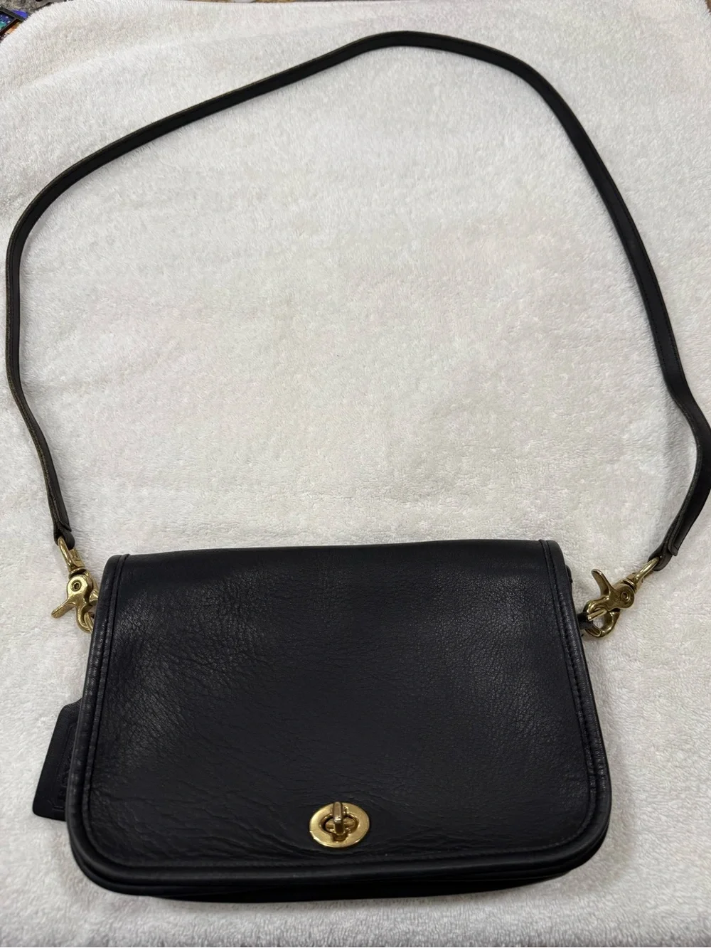 Vintage Coach 9755 Dinky Black Leather Crossbody/Shoulder Bag with Gold Turnlock - Picture 7 of 7